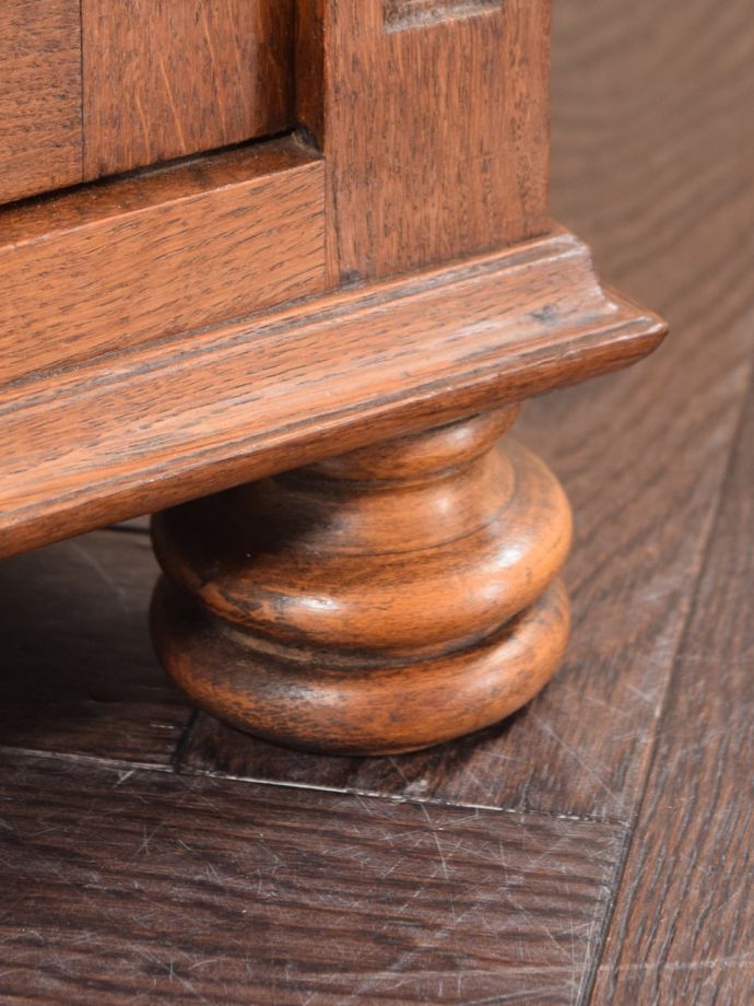 アンティーク家具の脚