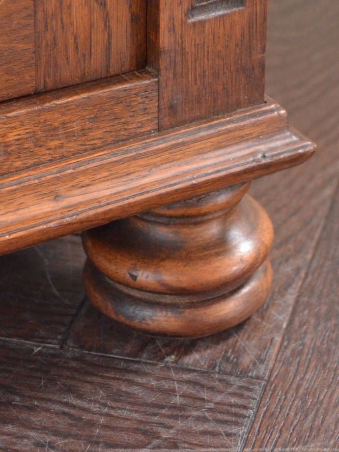 アンティーク家具の脚