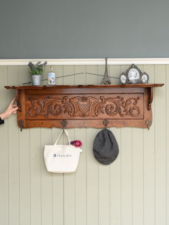 アンティークのウォールシェルフ