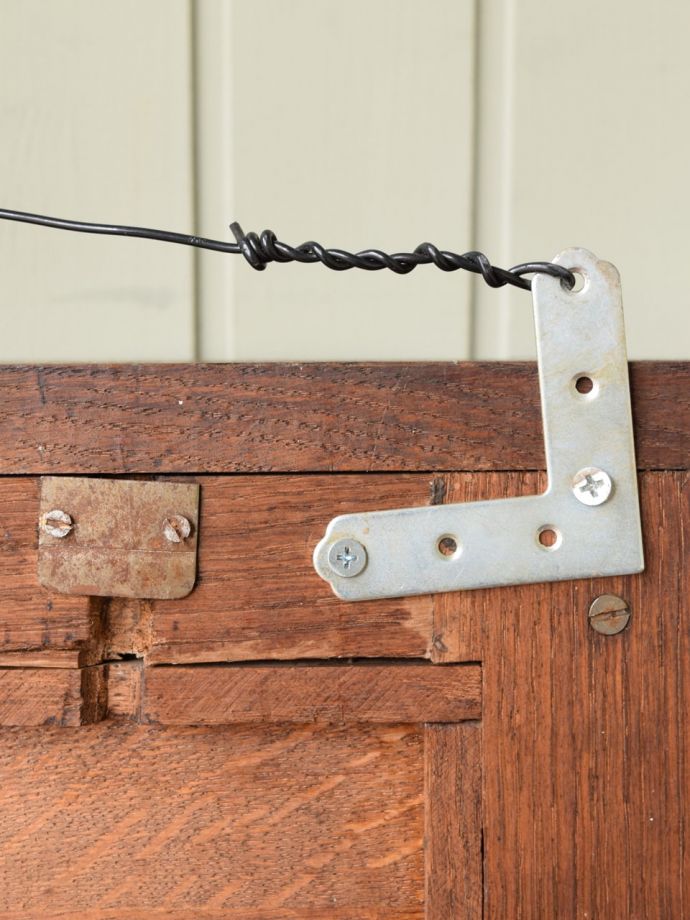 アンティークシェルフの金具