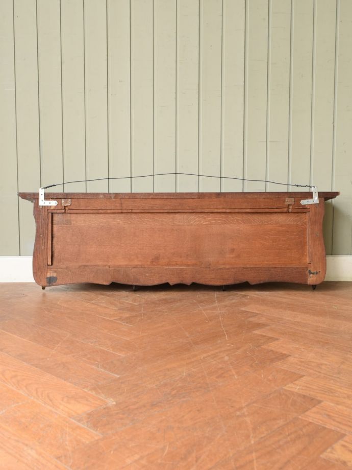 ウォールシェルフの裏