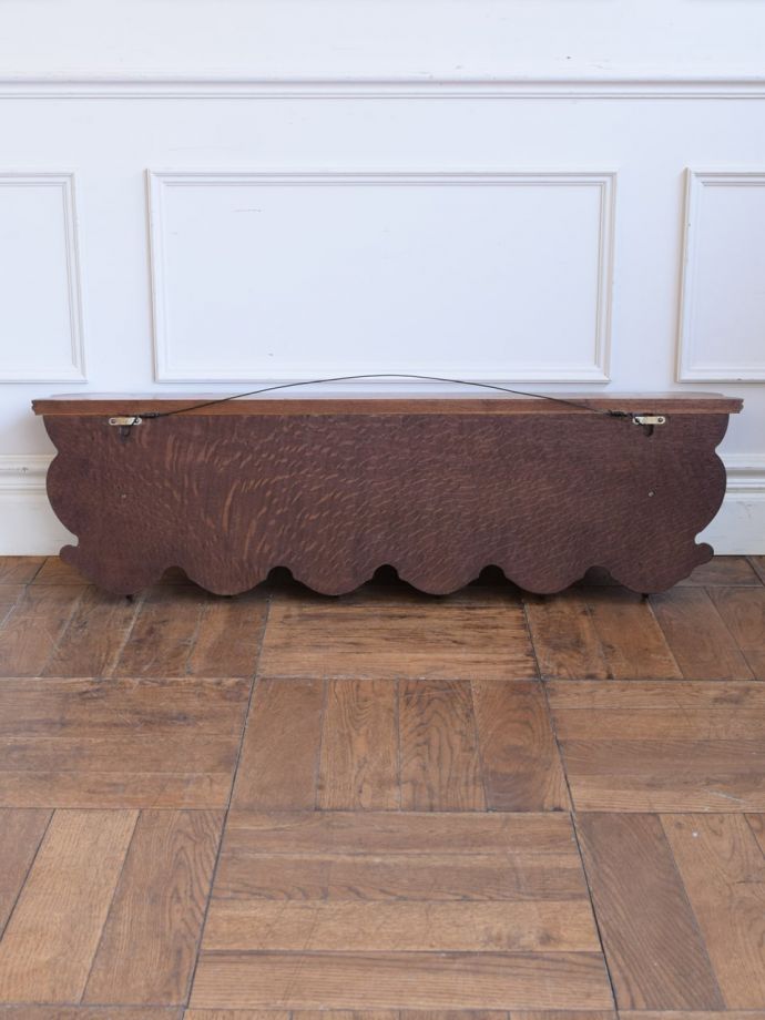 ウォールシェルフの裏