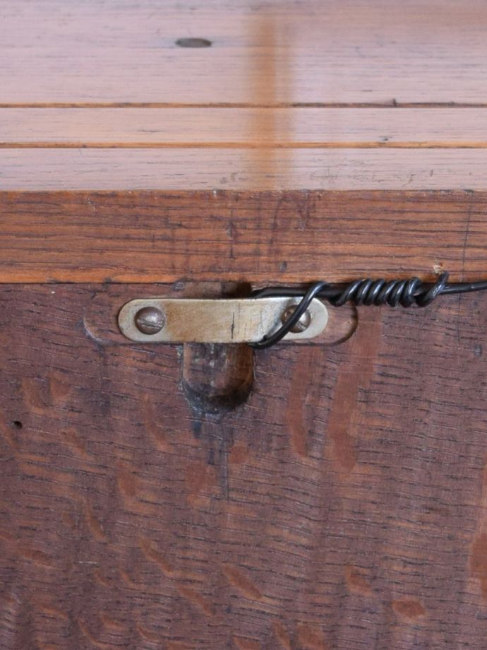 アンティークシェルフの金具