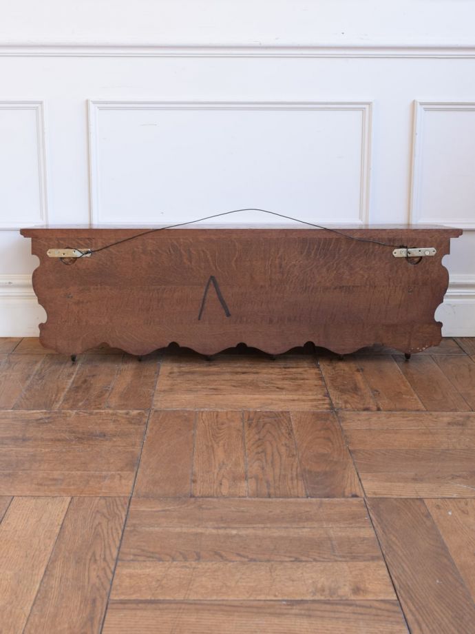 ウォールシェルフの裏