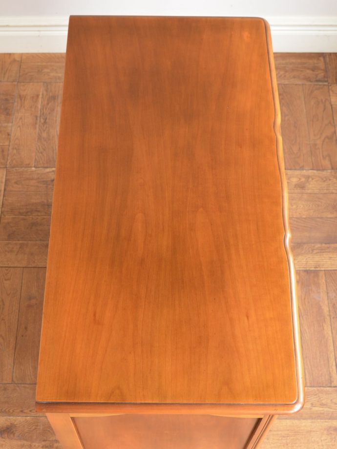 フランスのチェストの天板