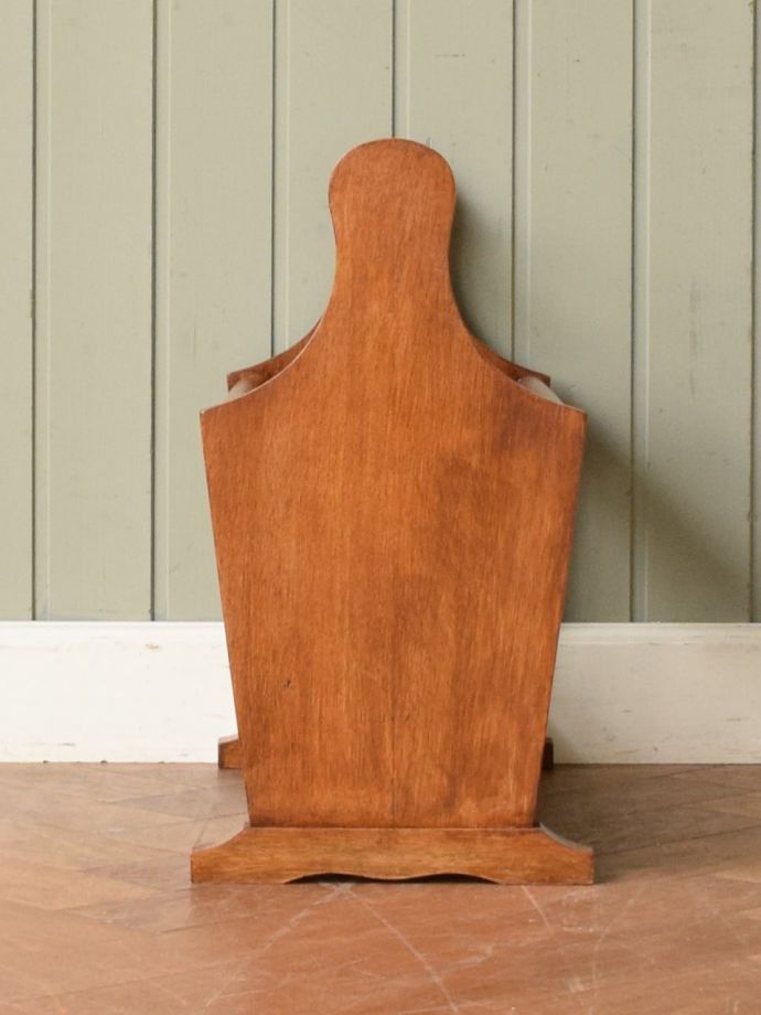 マガジンラックの側面