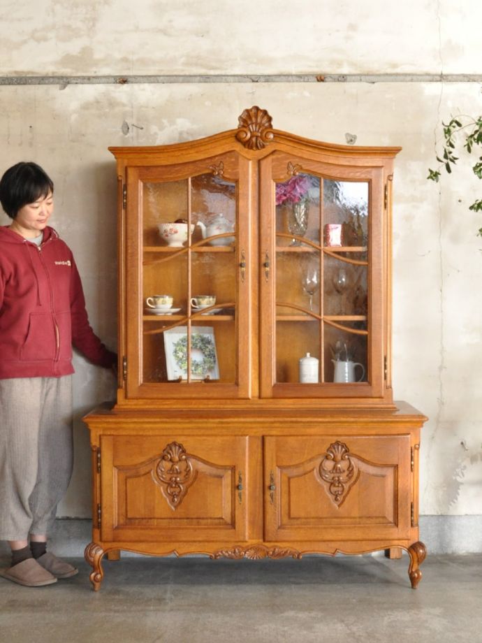 フランスの優雅なキャビネット