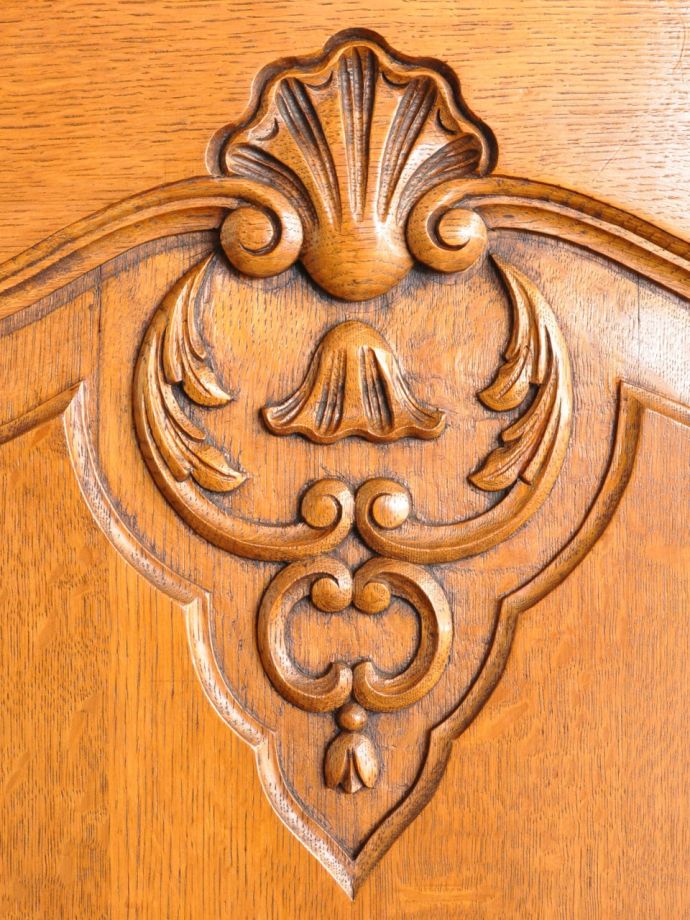 キャビネットの装飾