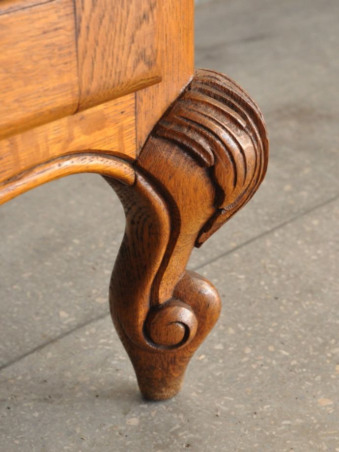 アンティーク家具の脚