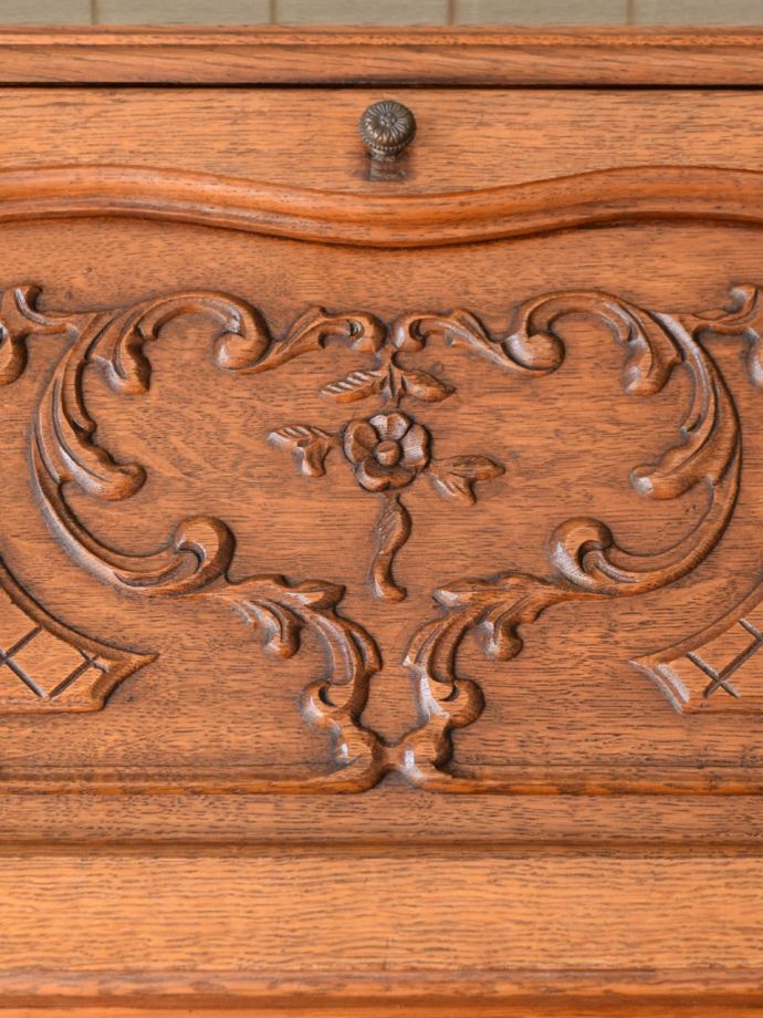 ビューローの装飾