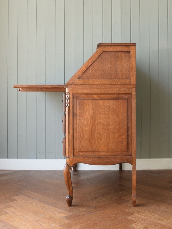 ビューローの側面