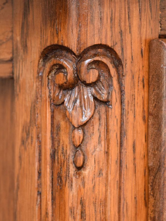 フランスらしい彫