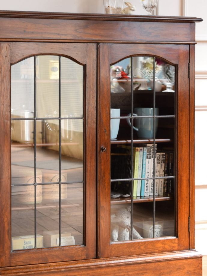 アンティークガラスの扉