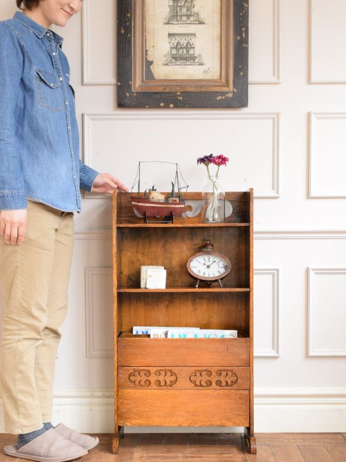 アンティークのおしゃれな本棚