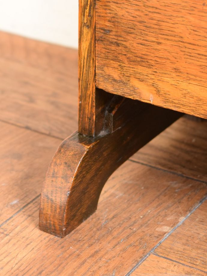 マガジンラックの脚