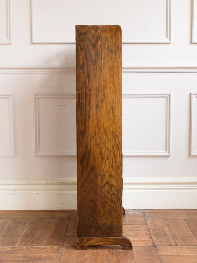 マガジンラックの側面