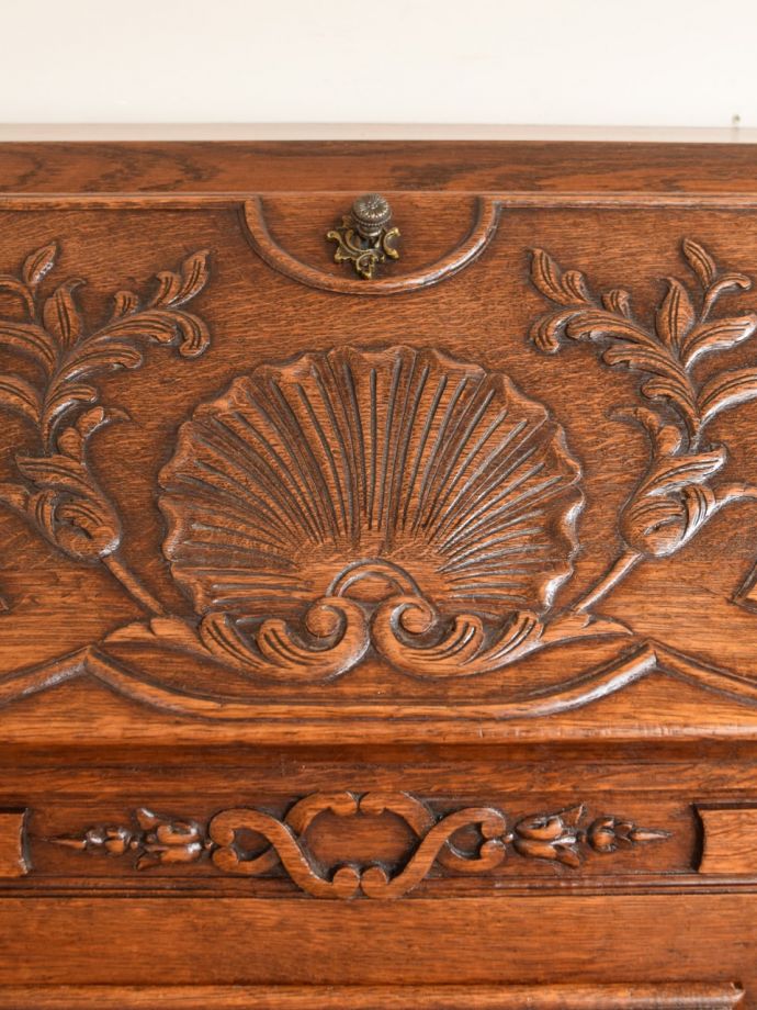 ビューローの装飾