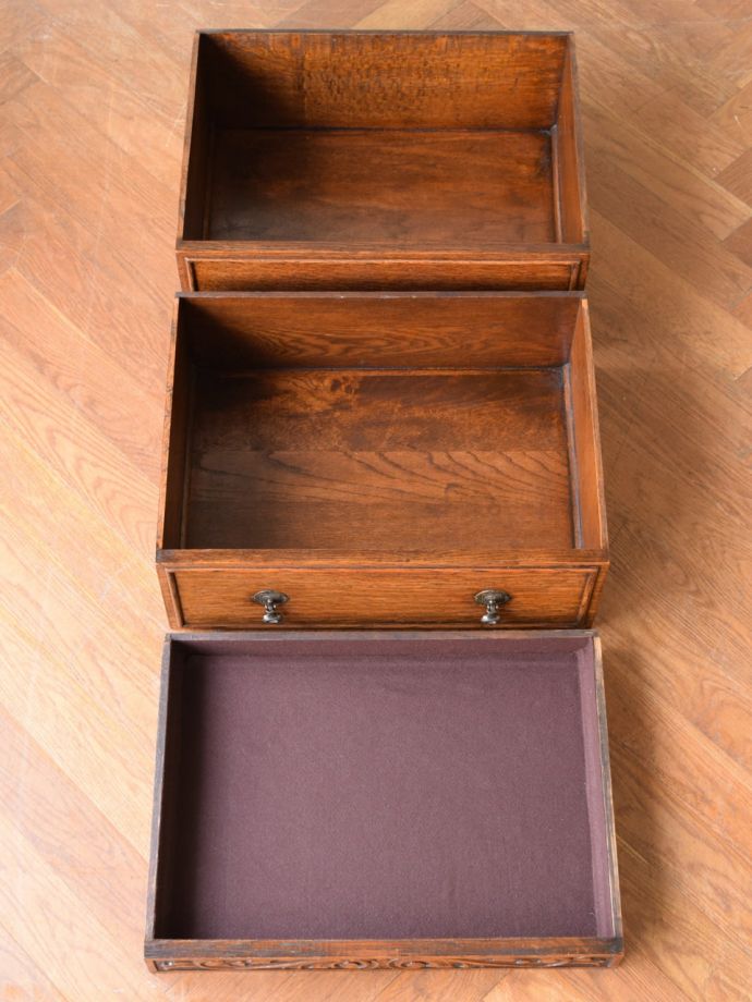 サイドボードの引き出し