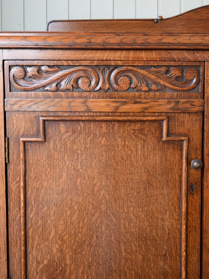 サイドボードの装飾