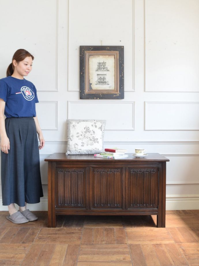 アンティークのブランケットボックス