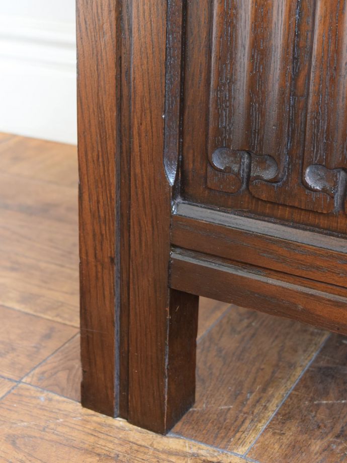 アンティーク家具の脚