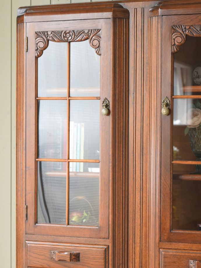 アンティークガラスの扉