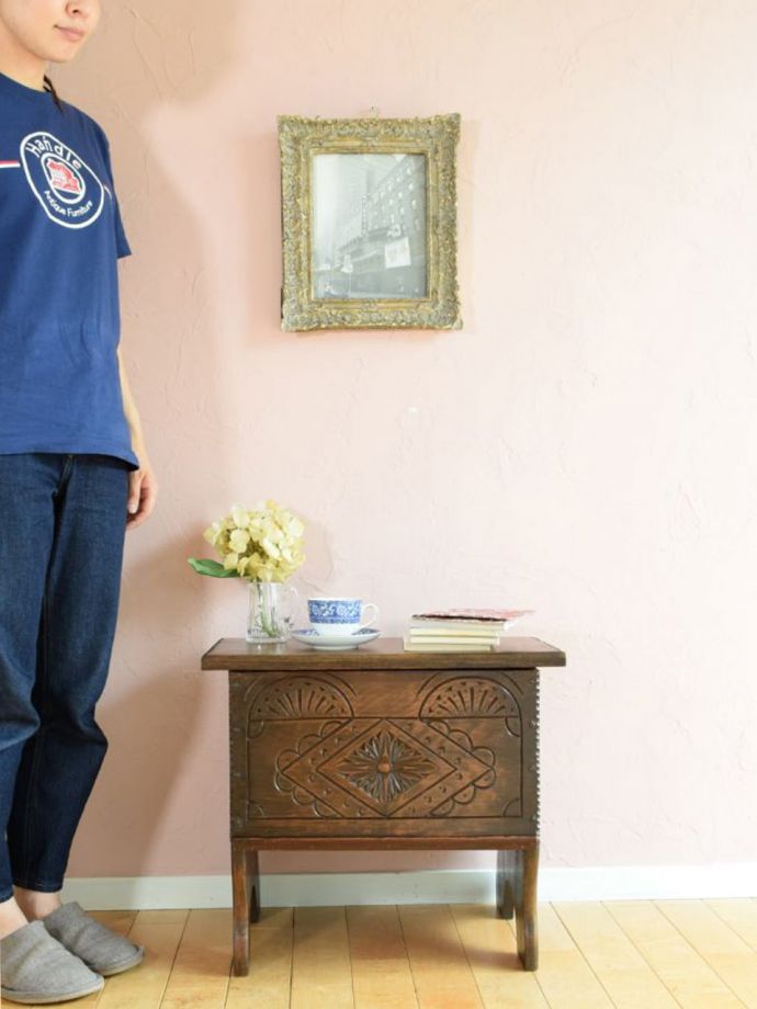 アンティークのブランケットボックス