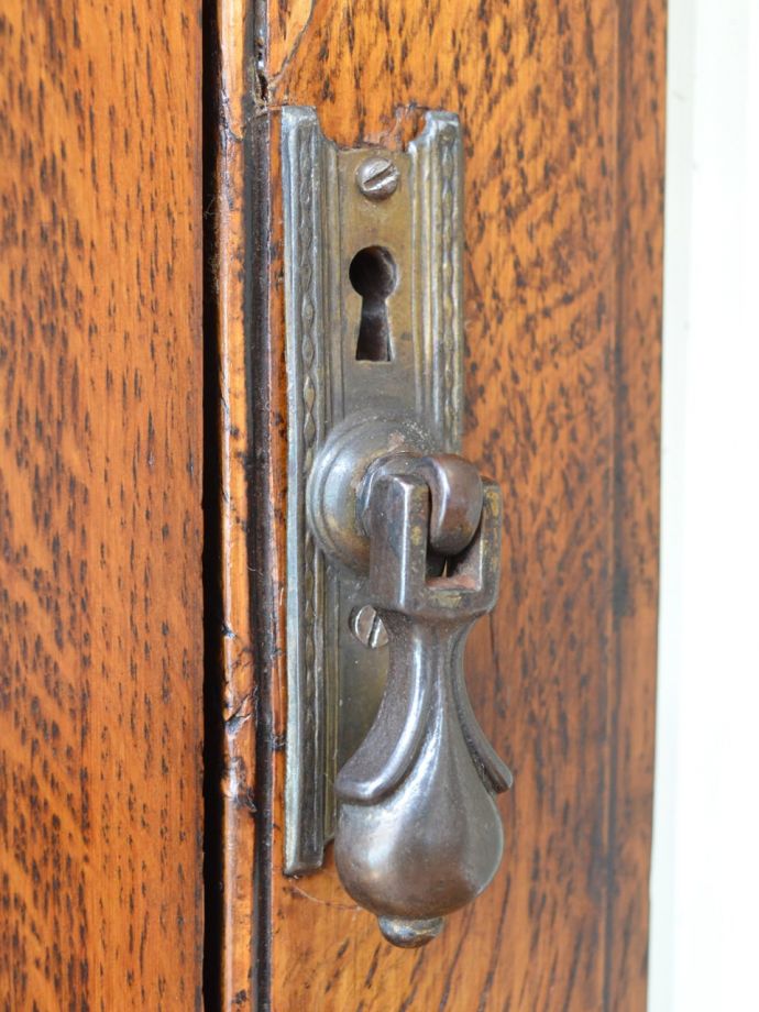 アンティーク家具の取っ手