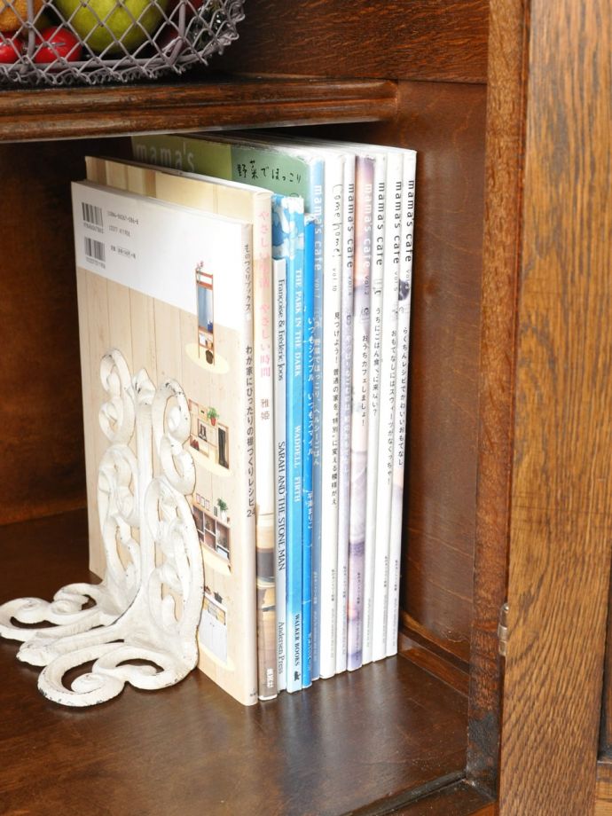 収納たっぷりのキャビネット