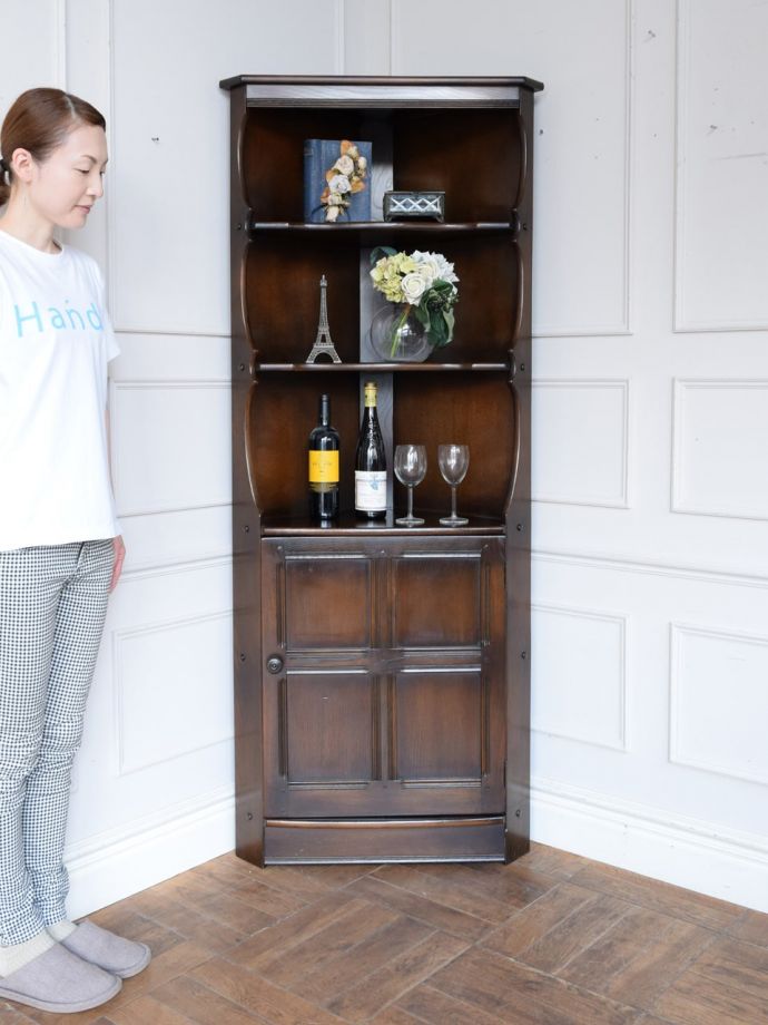 アーコールのコーナーキャビネット