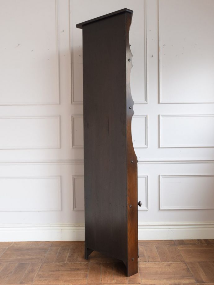 アーコールのキャビネットの側面