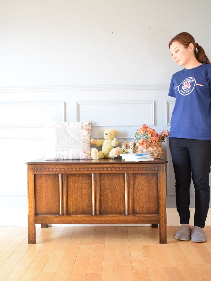 アンティークのブランケットボックス