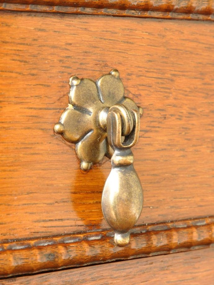 アンティーク家具の取っ手