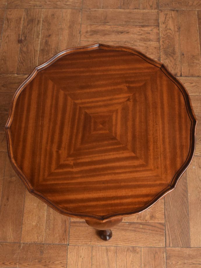 アンティークのテーブルの天板