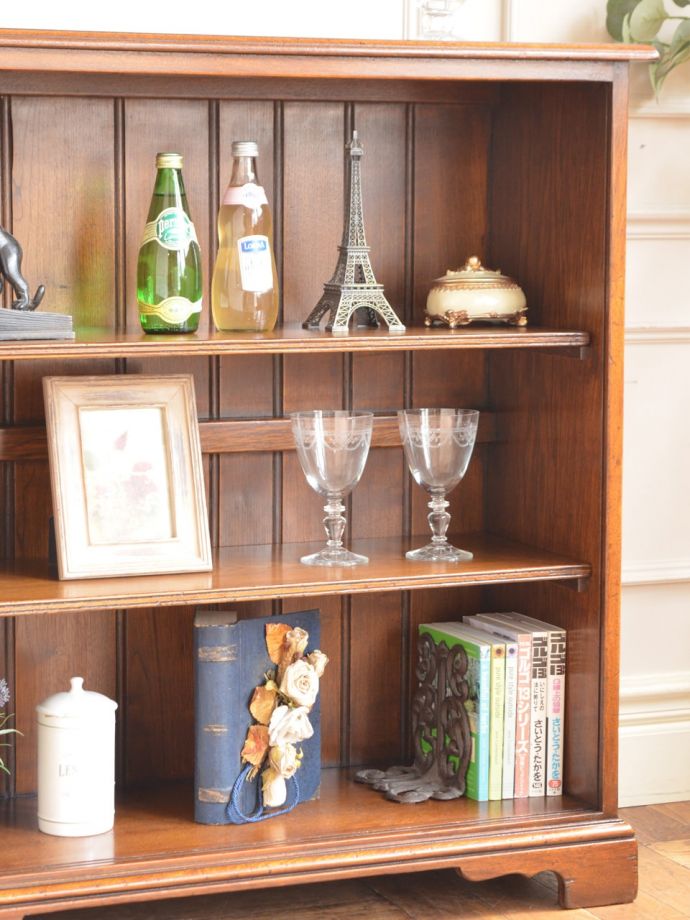 アンティーク家具らしい美しい木目