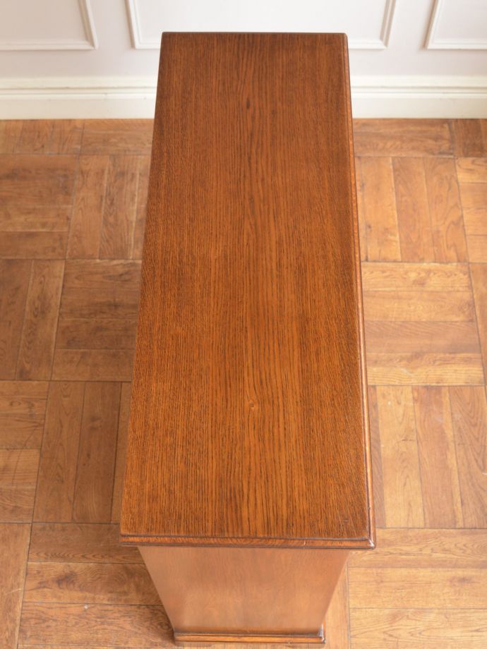 アンティーク本棚の天板