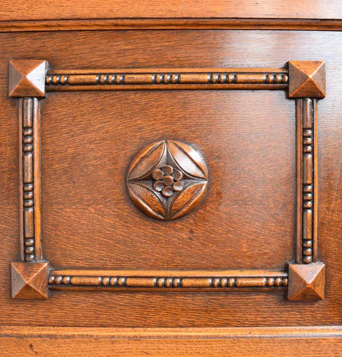 サイドボードの装飾