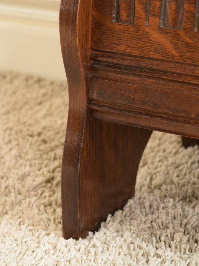 アンティーク家具の脚