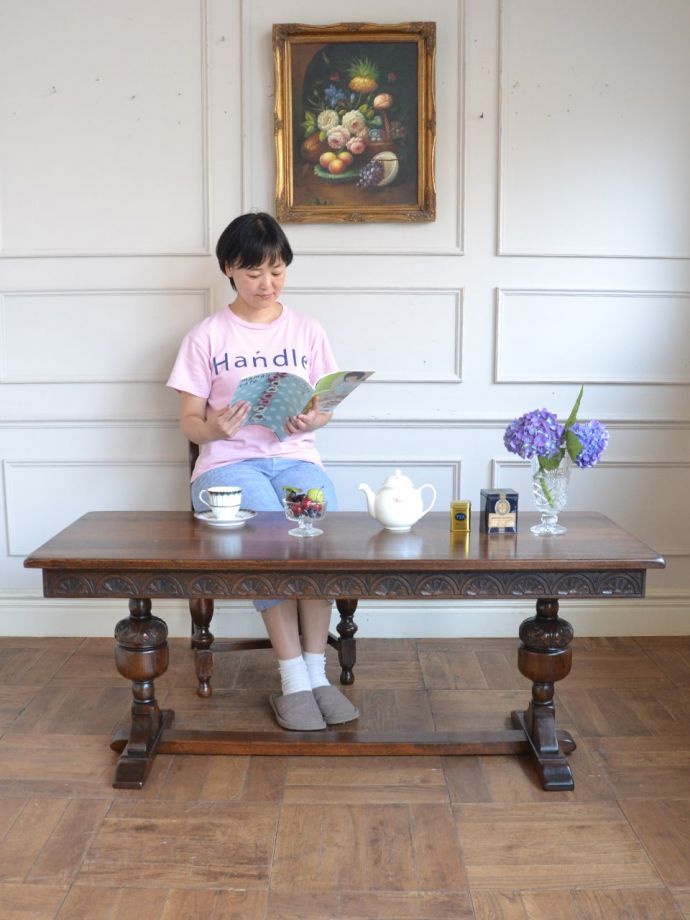 アンティークのコーヒーテーブル