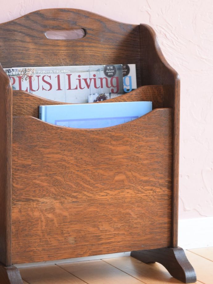 マガジンラック付きの本棚