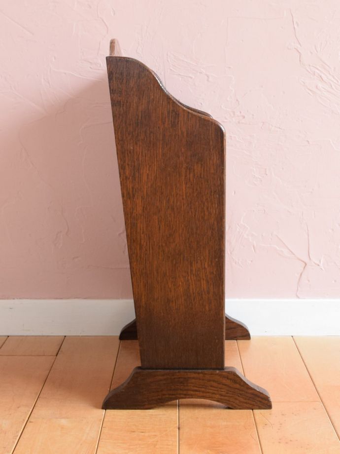 マガジンラックの側面