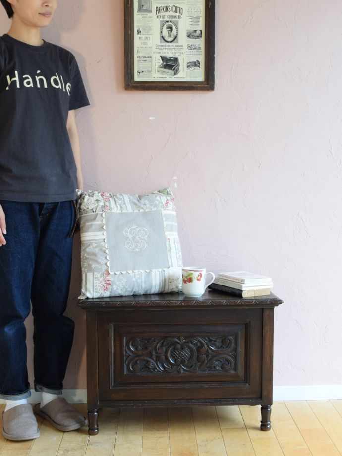 アンティークのブランケットボックス