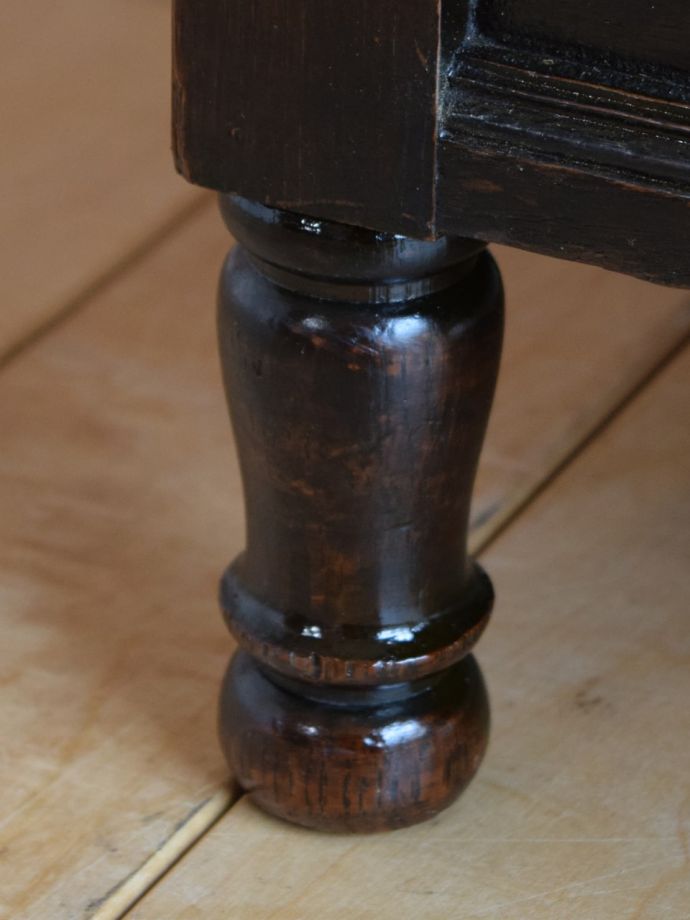 アンティーク家具の脚