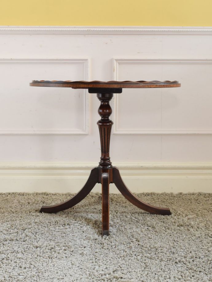 アンティーク家具の反対側