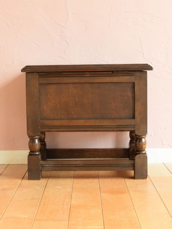 ブランケットボックスの後ろ姿