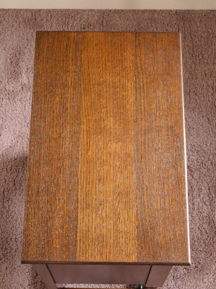 サイドボードの天板