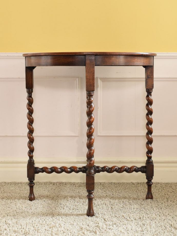 サイドテーブルの側面