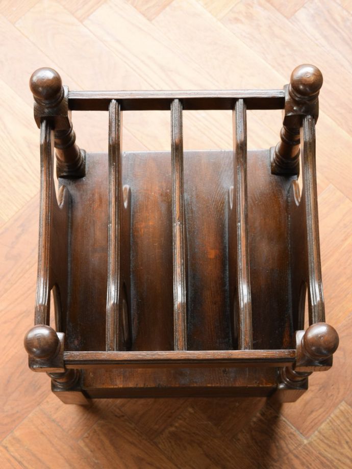 マガジンラックの中