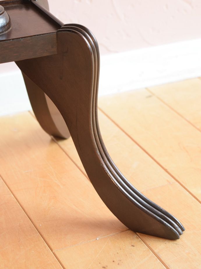 アンティークテーブルの脚