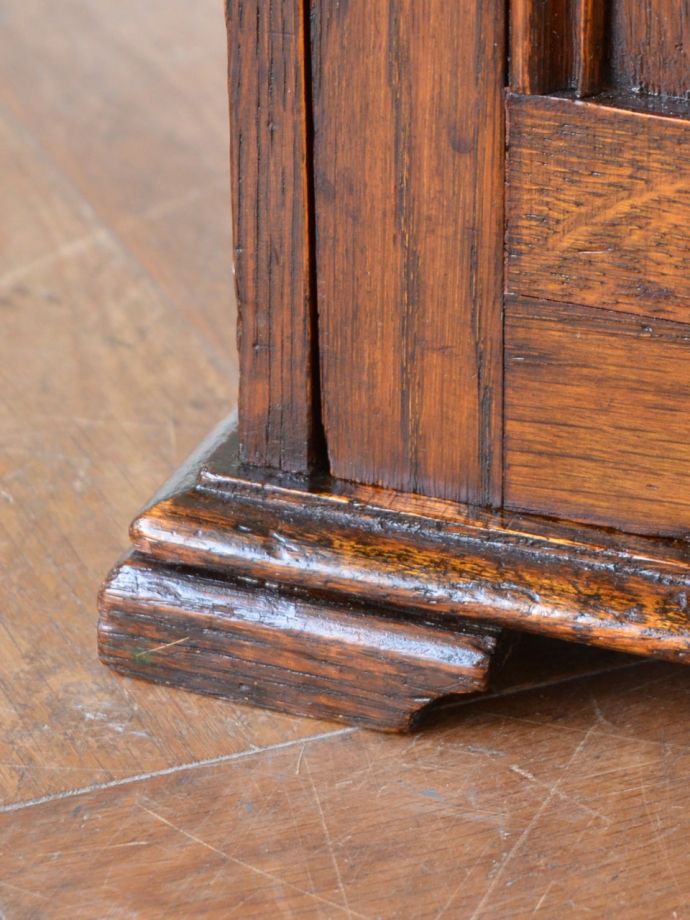 アンティーク家具の脚